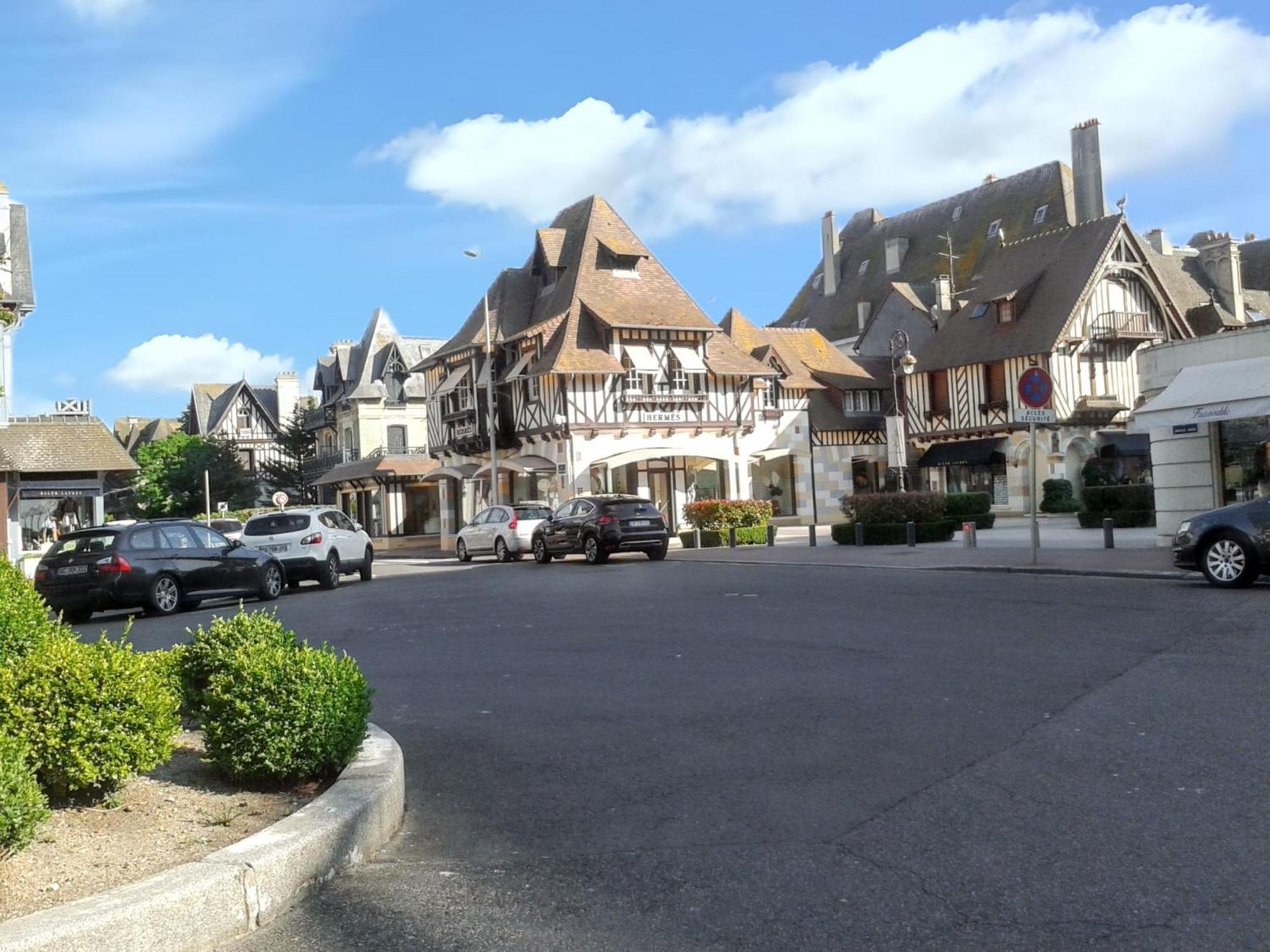 Appartement Charmant A Villers Sur Mer 30 M² Avec Terrasse Exterior photo