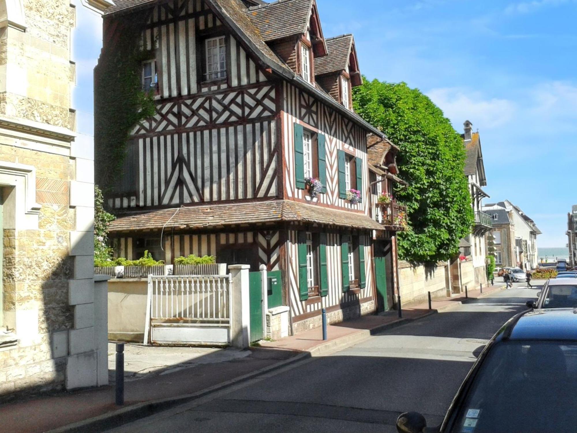 Appartement Charmant A Villers Sur Mer 30 M² Avec Terrasse Exterior photo