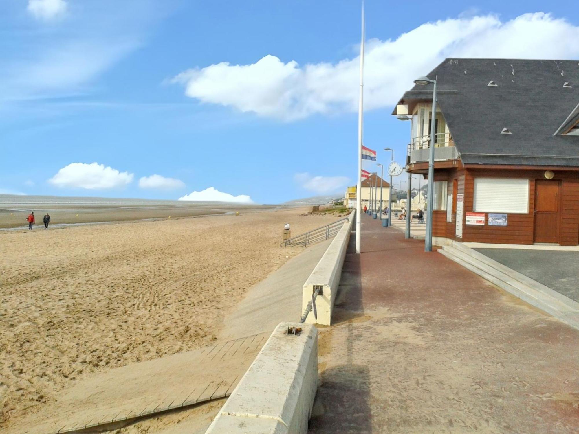 Appartement Charmant A Villers Sur Mer 30 M² Avec Terrasse Exterior photo